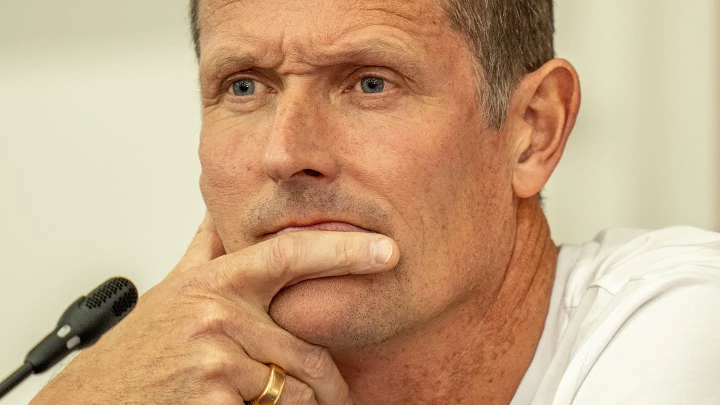 Danskerne vil have fodbolddirektøren fyret.