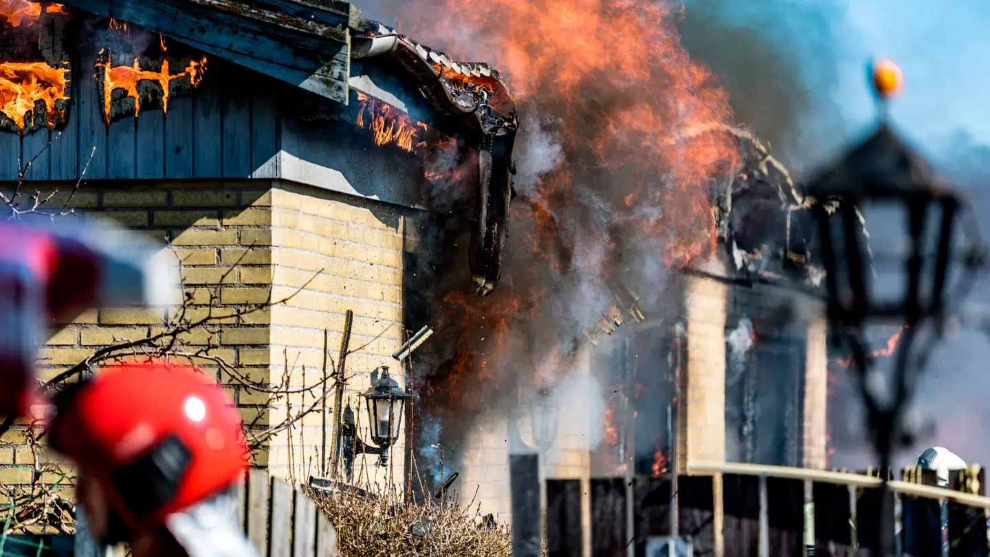 Brandvæsenet er til stede på Lyngvej i Greve, hvor en villa er i brand.