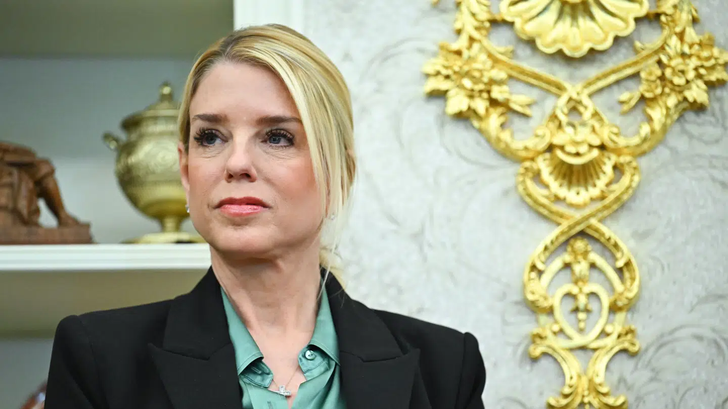 Pam Bondi er ifølge flere medier fyringstruet.
