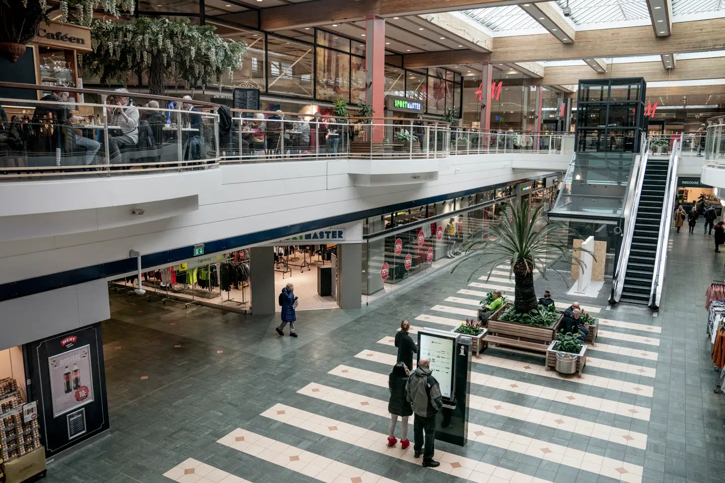 Udvidelsen består af både nybyggeri og flere nye parkeringspladser.
