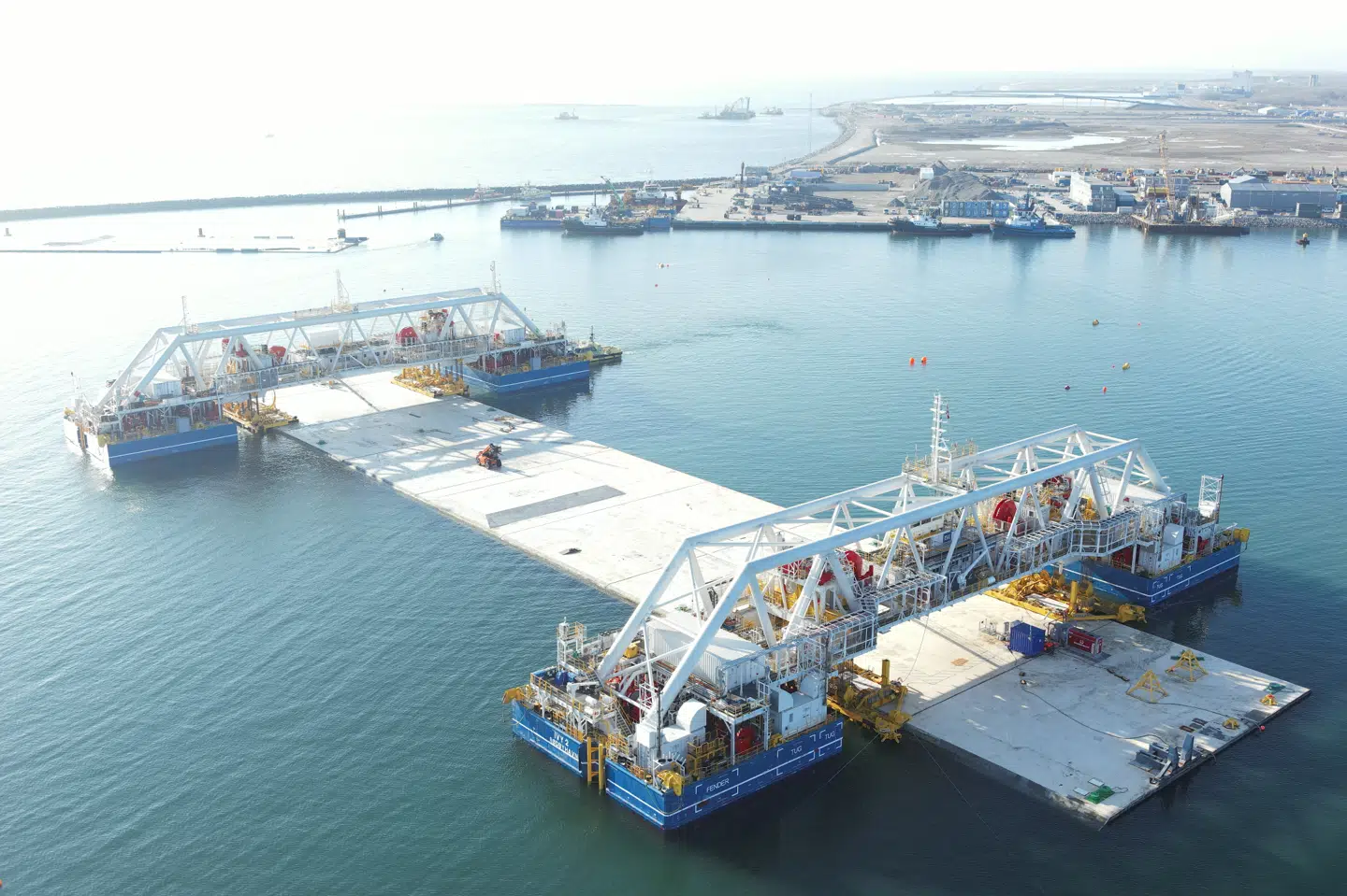 Her er specialfartøjet IVY, der skal nedsænke de flere hundrede meter lange tunnelelementer til Femern Bælt-forbindelsen.