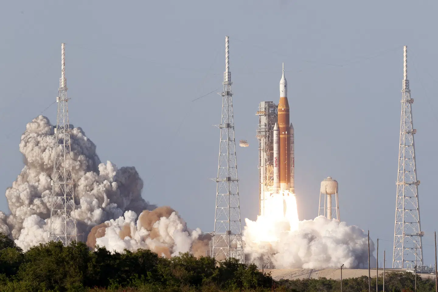 Fire astronauter blev natten til torsdag dansk tid sendt afsted på en mission rundt om Månen.