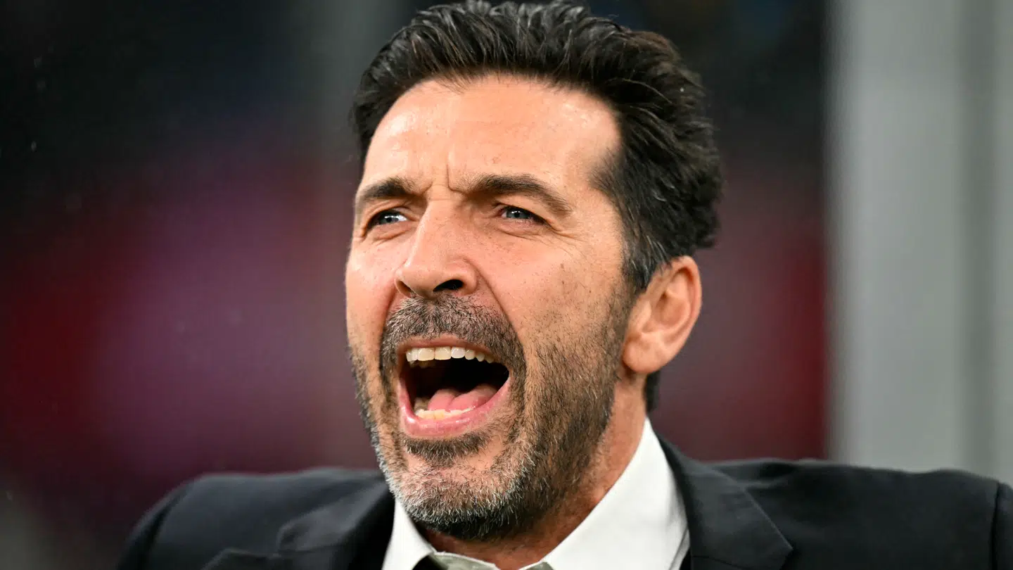 Gianluigi Buffon fratræder sin rolle i det italienske fodboldforbund.