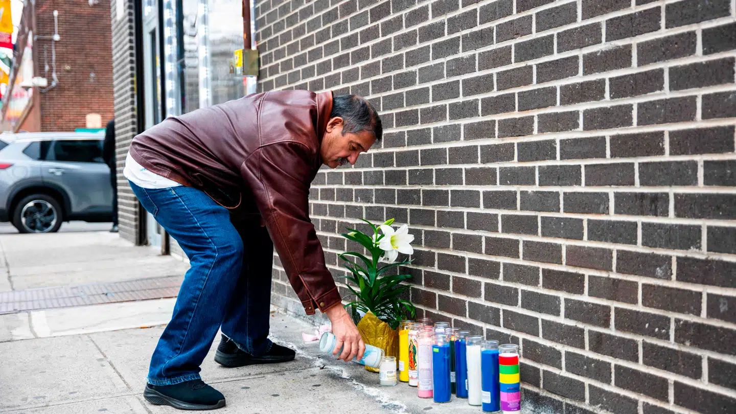 Onsdag blev en 7 måneder gammel baby dræbt i en formodet banderelateret konflikt. En af de formodet gerningsmænd er fortsat på flugt.