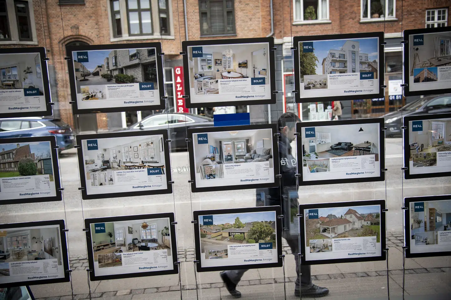 Udbuddet af ejerlejligheder er vokset hen over den seneste måned, men er alligevel næsten 22 procent lavere end for et år siden. (Arkivfoto).