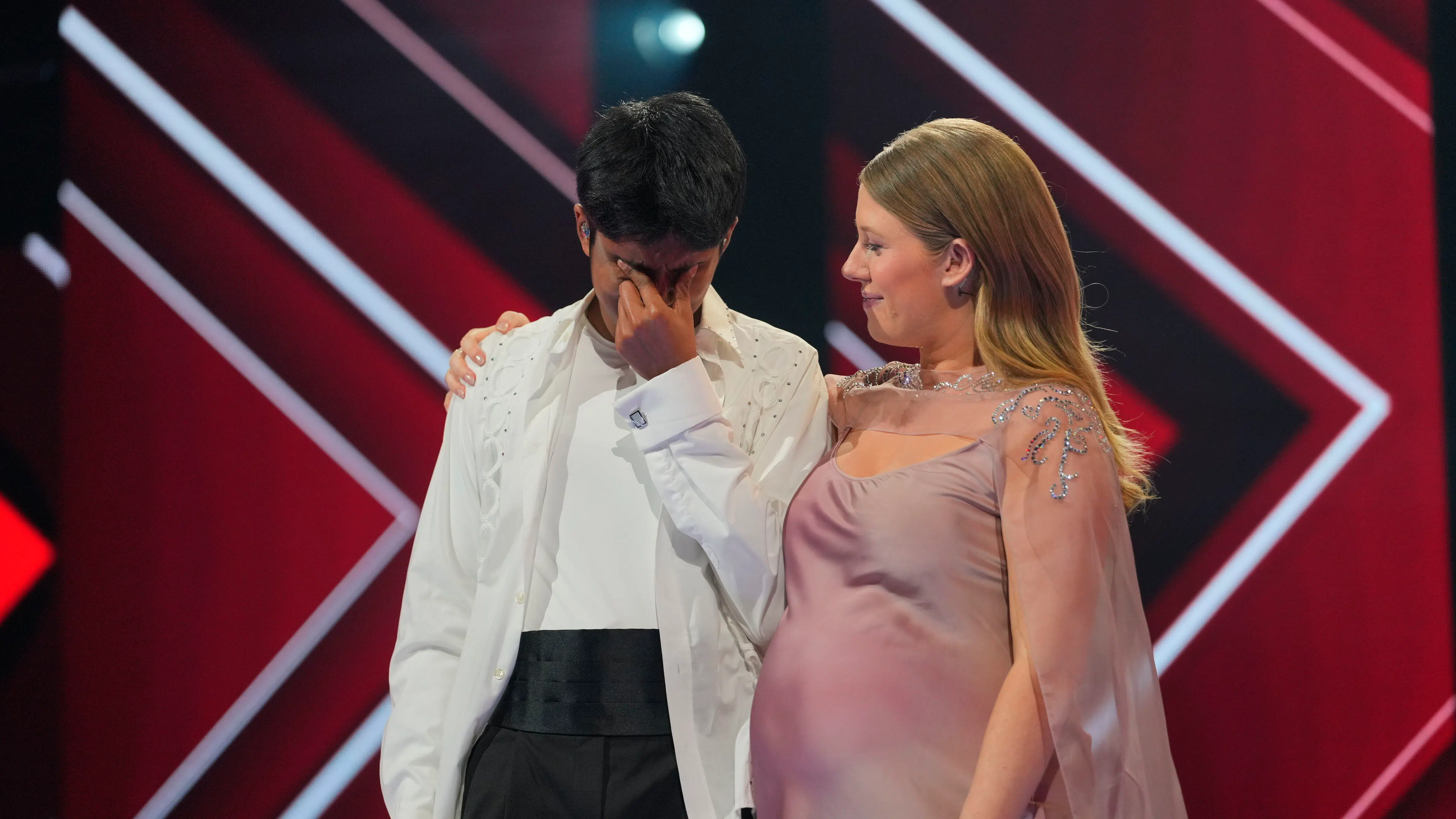 B.T.s dom over 'X Factor'-semifinalen: Langt over stregen i bedste sendetid - der venter skideballe!