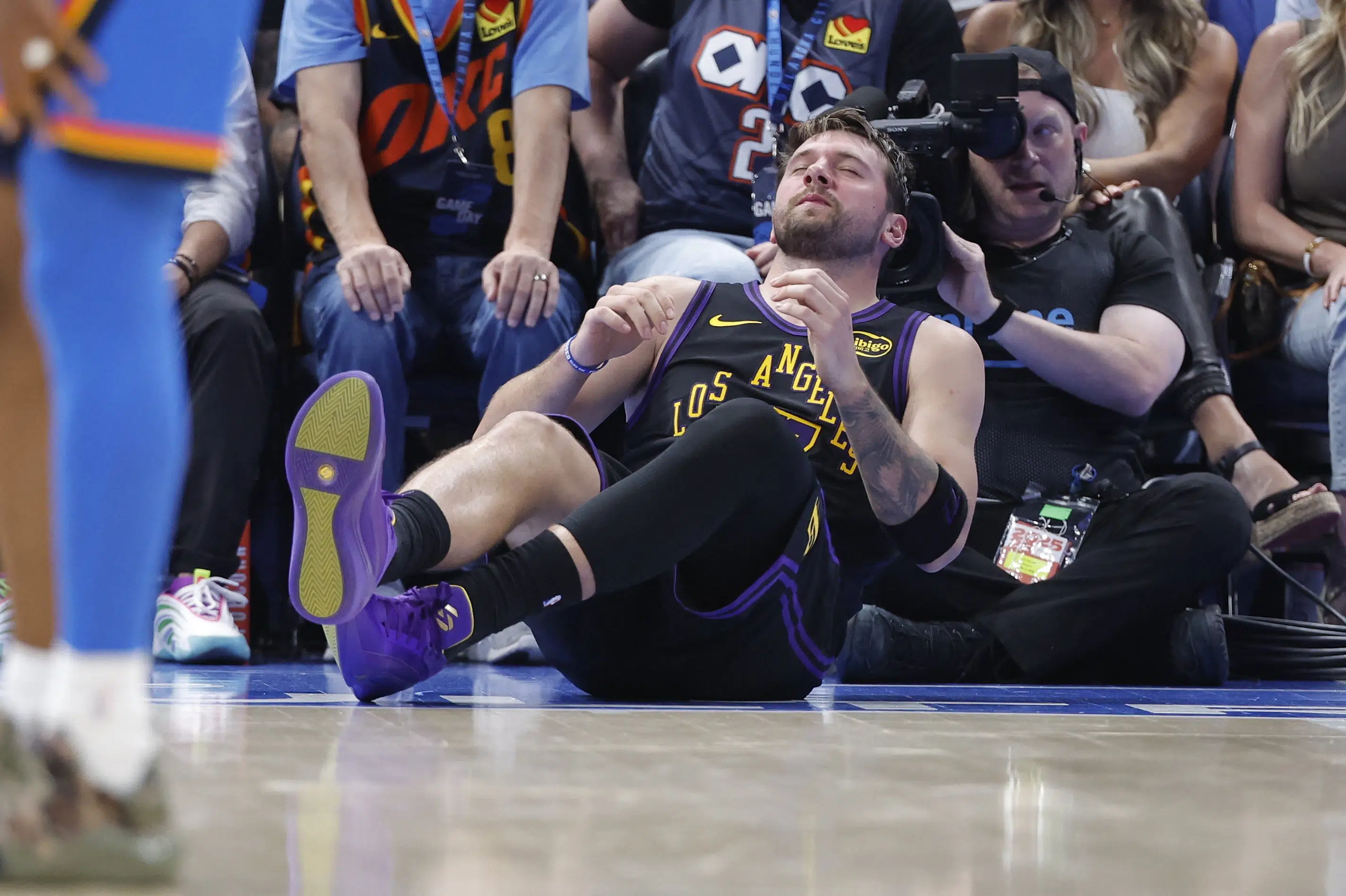 Lakers-stjernen Dončić ude med skade kort før NBA-slutspil