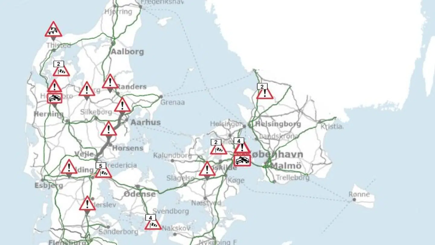 Sådan ser Vejdirektoratets trafikkort ud kort før klokken 12 søndag middag.