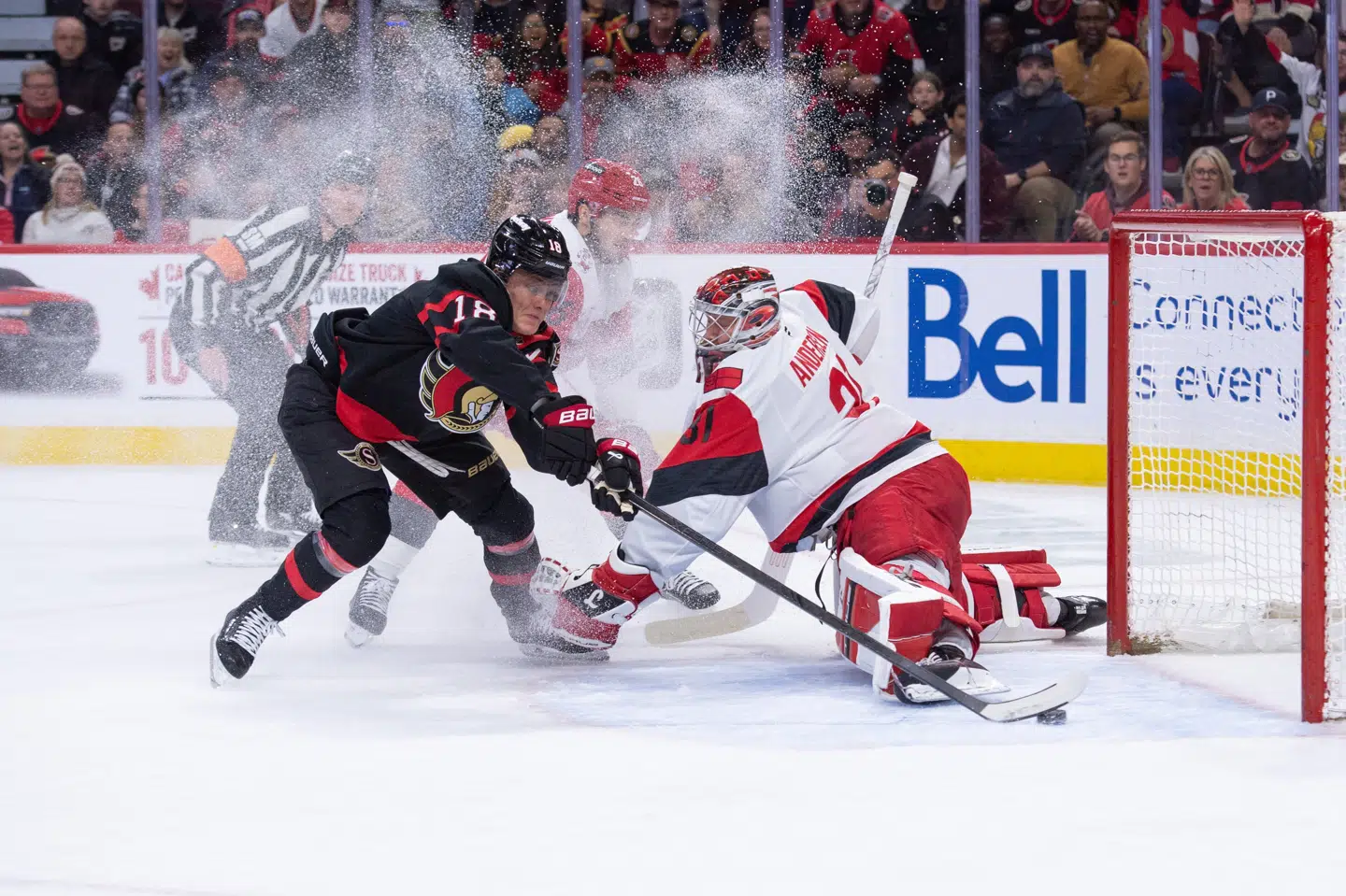 Carolina Hurricanes' danske målmand, Frederik Andersen, lavede flere redninger, men Ottawa Senators var for stærke i NHL-opgøret.