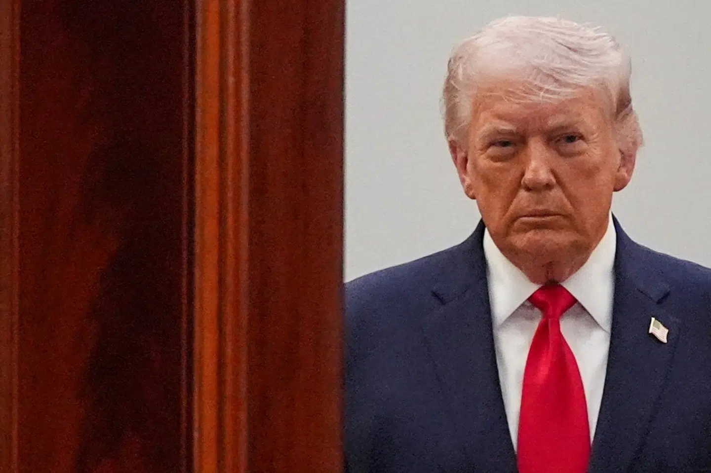 USA's præsident har truet med at ødelægge Irans civile infrastruktur, hvis ikke Iran bøjer sig for et krav om at genåbne Hormuzstrædet. I så fald vil det iranske militær også skrue op for angrebene.