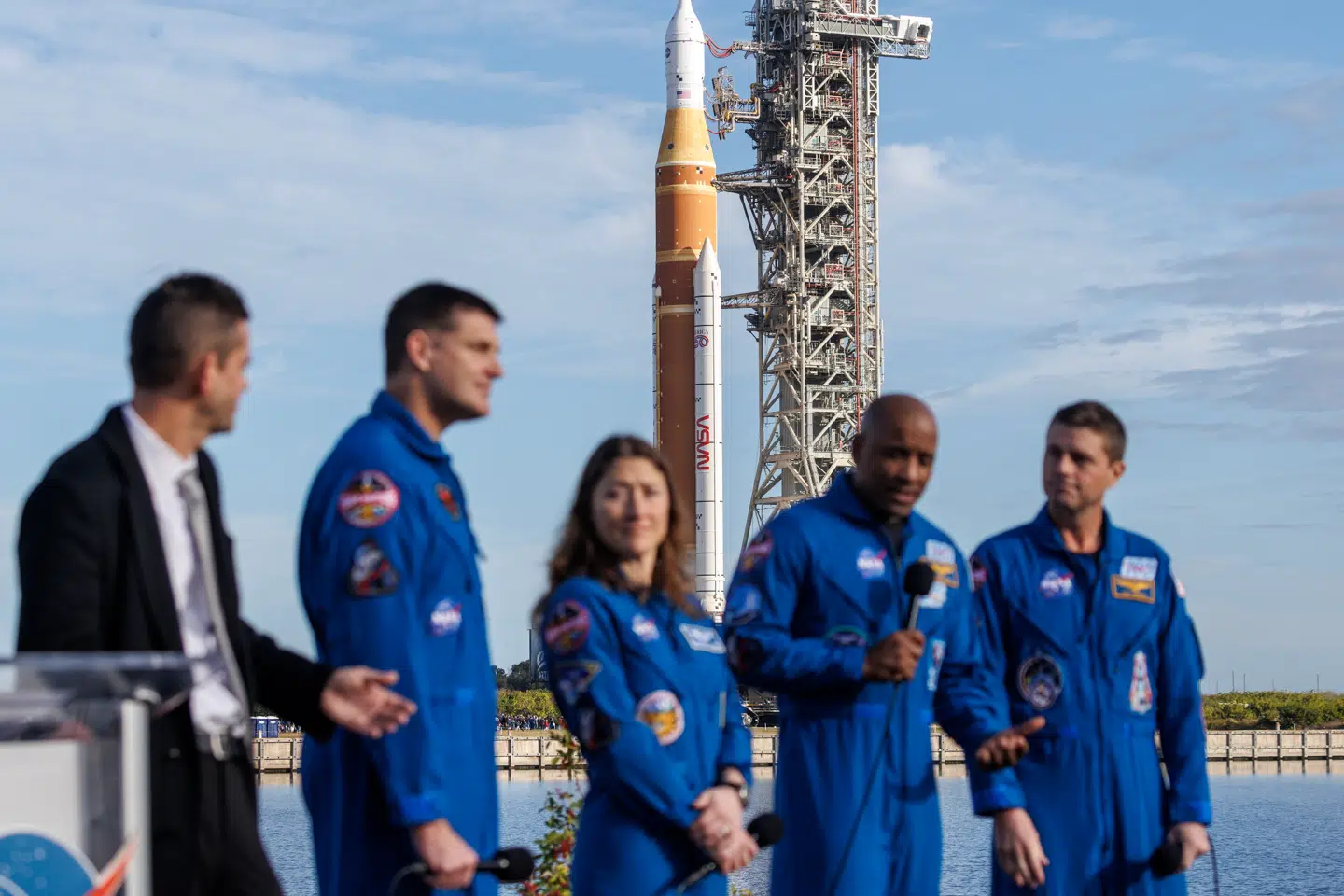 For første gang i over et halvt århundrede sender NASA mennesker til Månen. Astronauterne blev sendt afsted 2. april klokken 00:35 dansk tid.