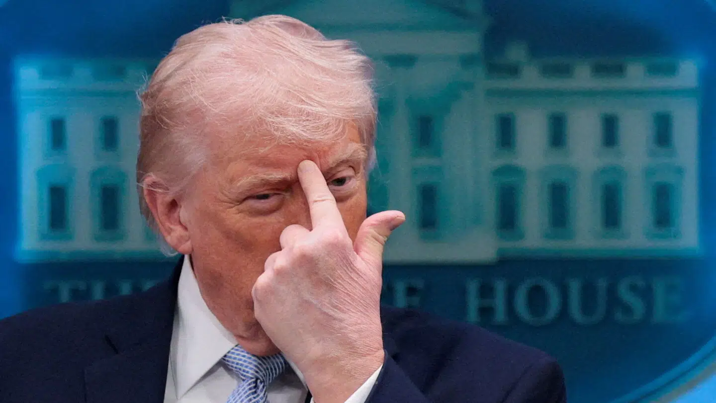 Donald Trumps byggeri stopper efter voldsom kritik.