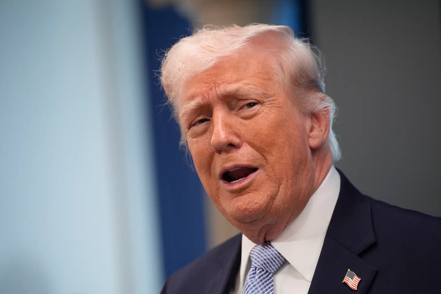 Når Donald Trump igen bedyrer, at han vil have Grønland, vokser presset på Mette Frederiksen i regeringsforhandlinger, vurderer Berlingskes politiske analytiker Bent Winther. På billedet ses den amerikanske præsident under et pressemøde mandag aften i Det Hvide Hus.