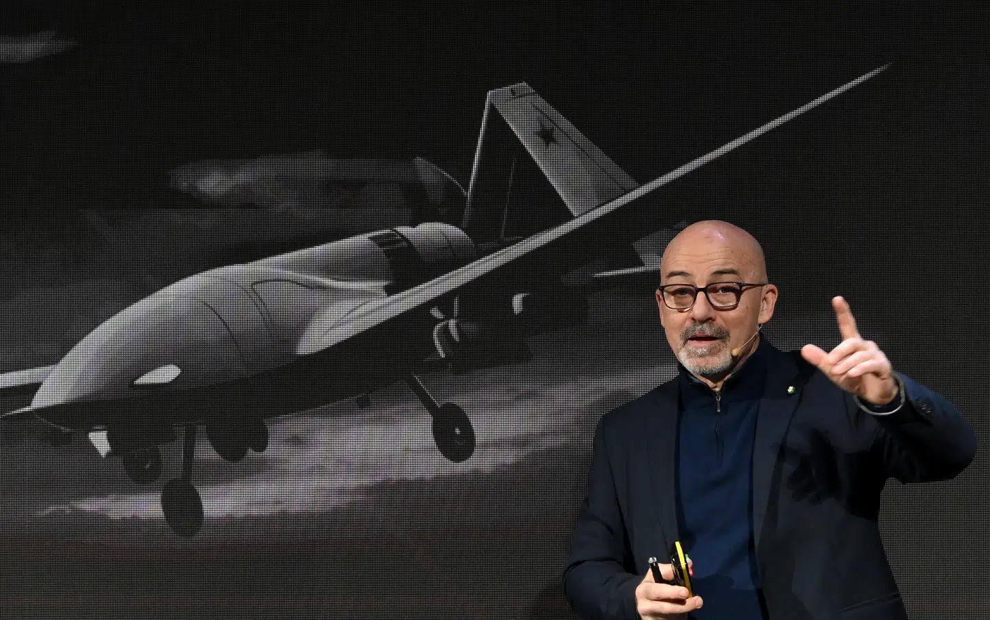 Her ses administrerende direktør i Leonardo, Roberto Cingolani.