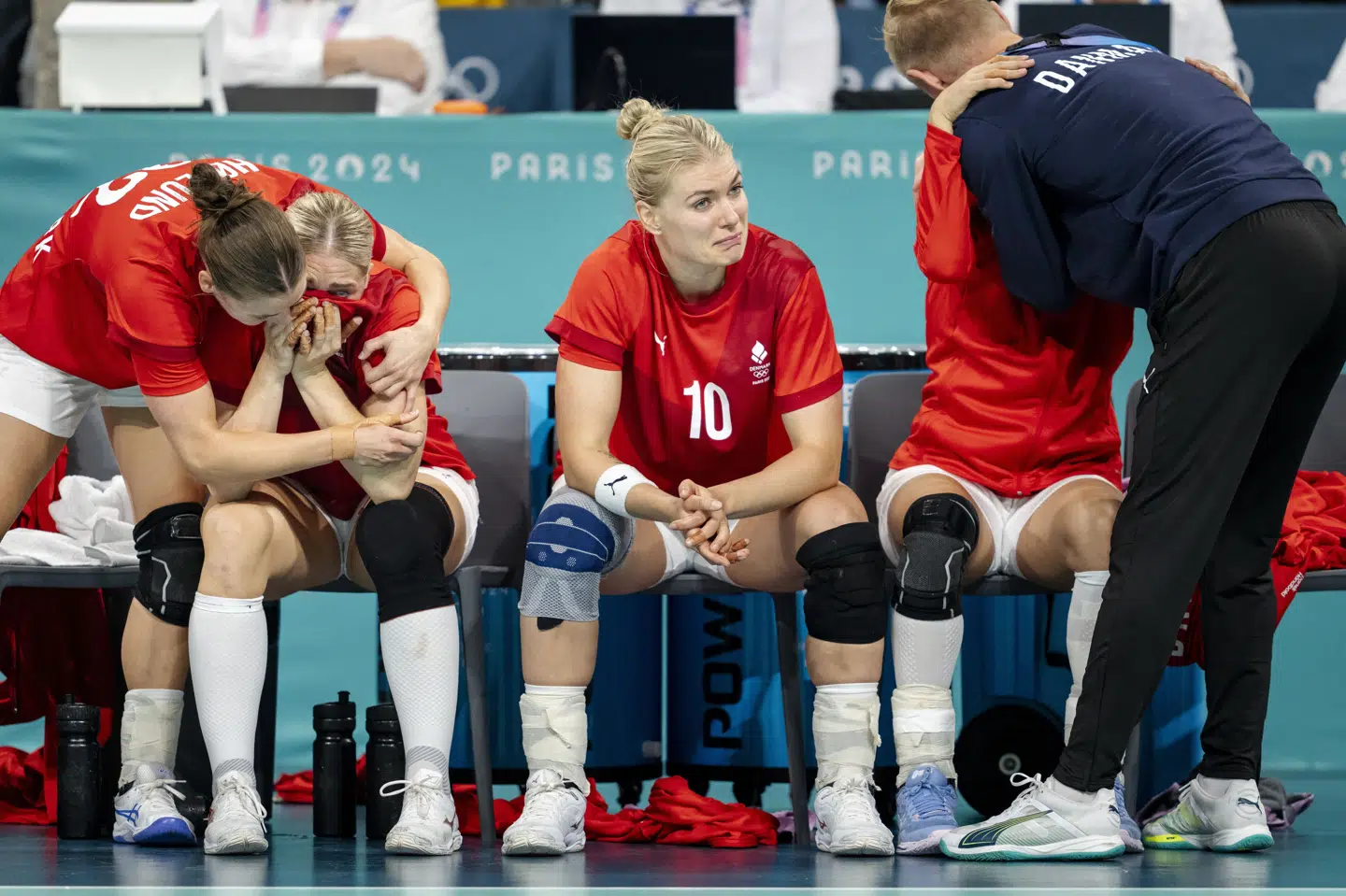 Kathrine Heindahls (i midten) seneste landskamp var, da håndboldkvinderne vandt OL-bronze i Paris i 2024. (Arkivfoto).
