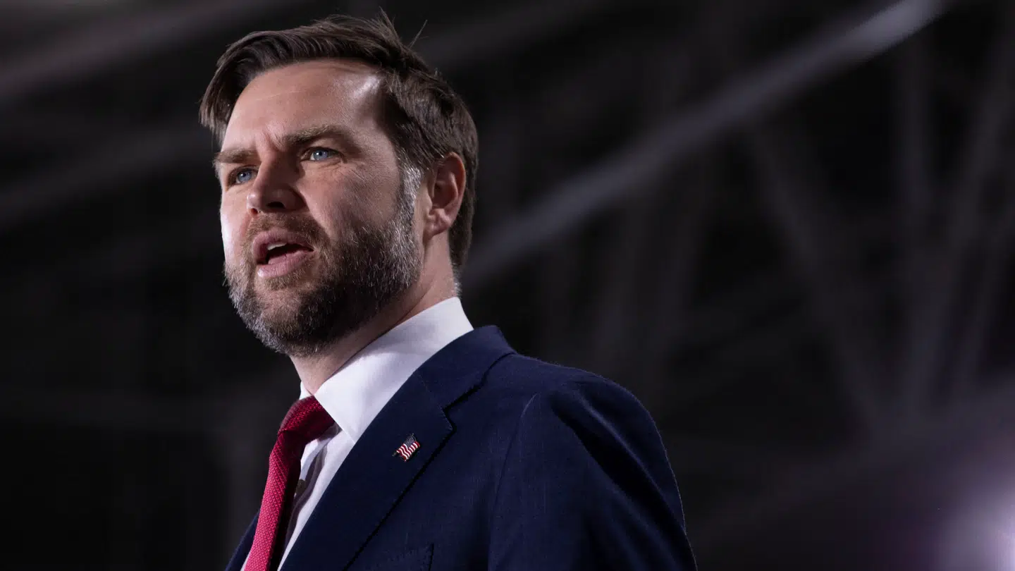 J.D. Vance ligner en fremtidig frontløber, når det kommer til den republikanske præsidentnominering i 2028. Og måske derfor begynder sprækkerne nu at vise sig mellem ham og præsidenten.