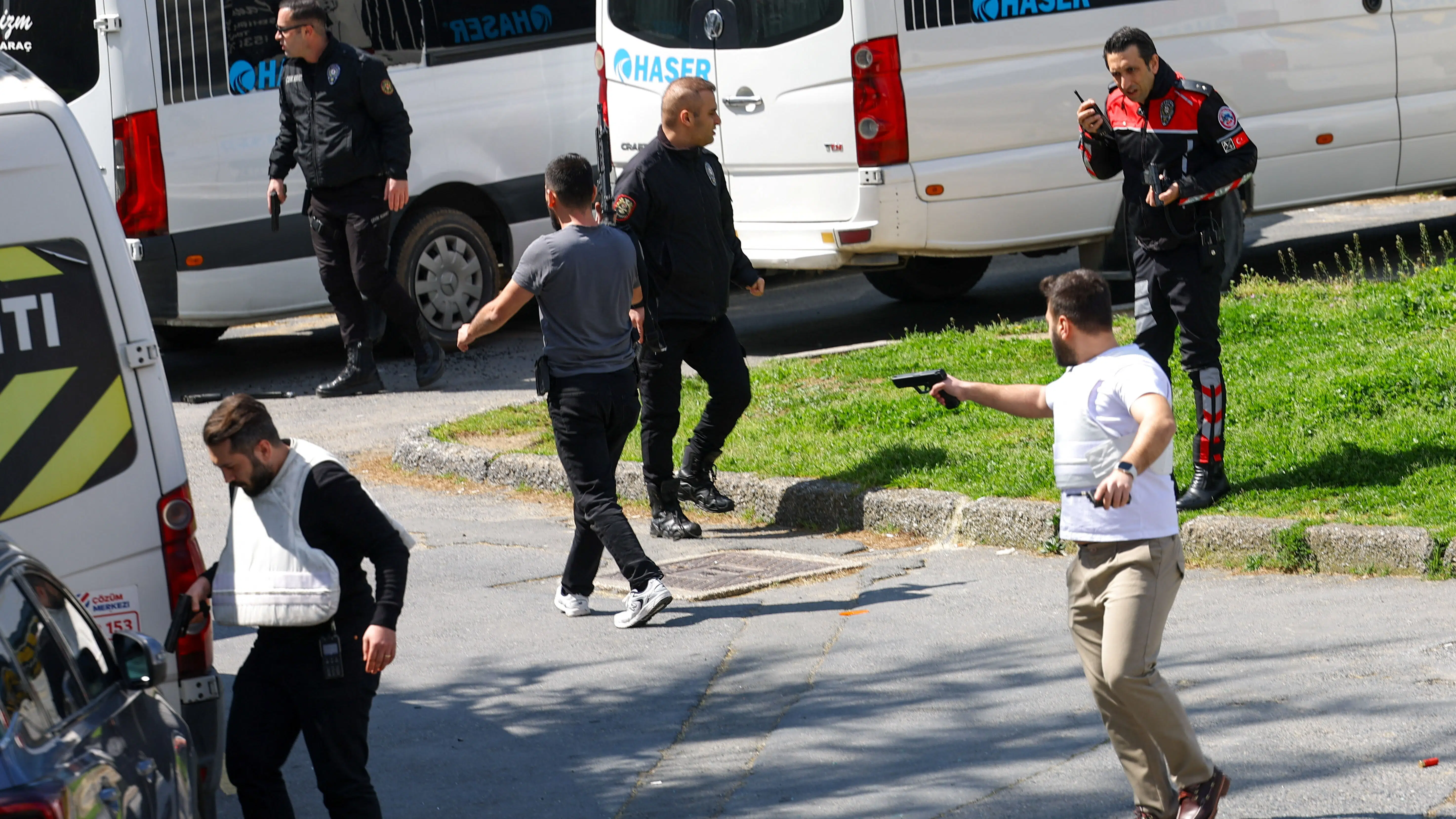 Medie: Tre dræbt ved israelsk konsulat