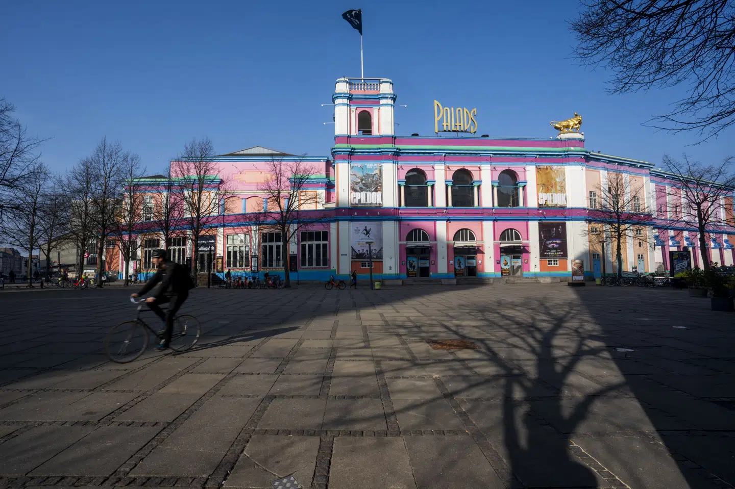 Politikerne i Klima-, Miljø- og Teknikforvaltningen skal mandag stemme om et forslag til en ny lokalplan, som vil give lov til, at Palads-bygningen i København udvides med nye etager. (Arkivfoto).