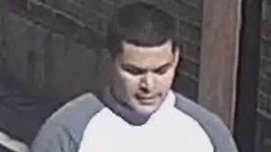 Efter skudepisode i Aalborg: Politiet deler billede af mistænkt