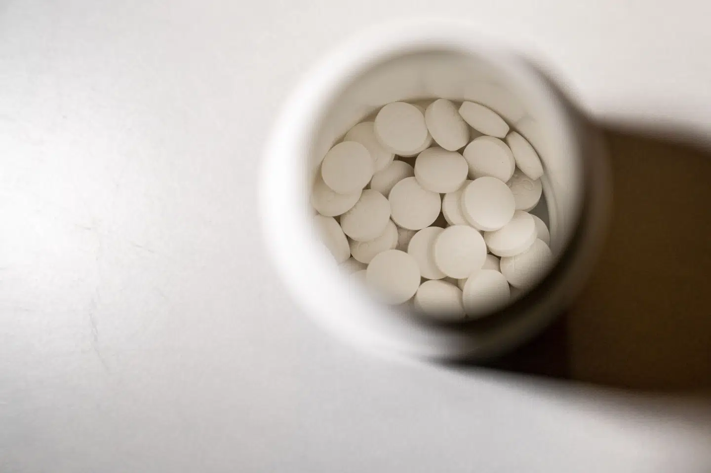 I 2025 strammede Folketinget reglerne for besiddelse og salg af opioider. Tirsdag faldt der dom i den første større sag af indsmugling af piller, og det udløste otte års fængsel og udvisning for bestandig af en 42-årig slovensk mand. (Arkivfoto).