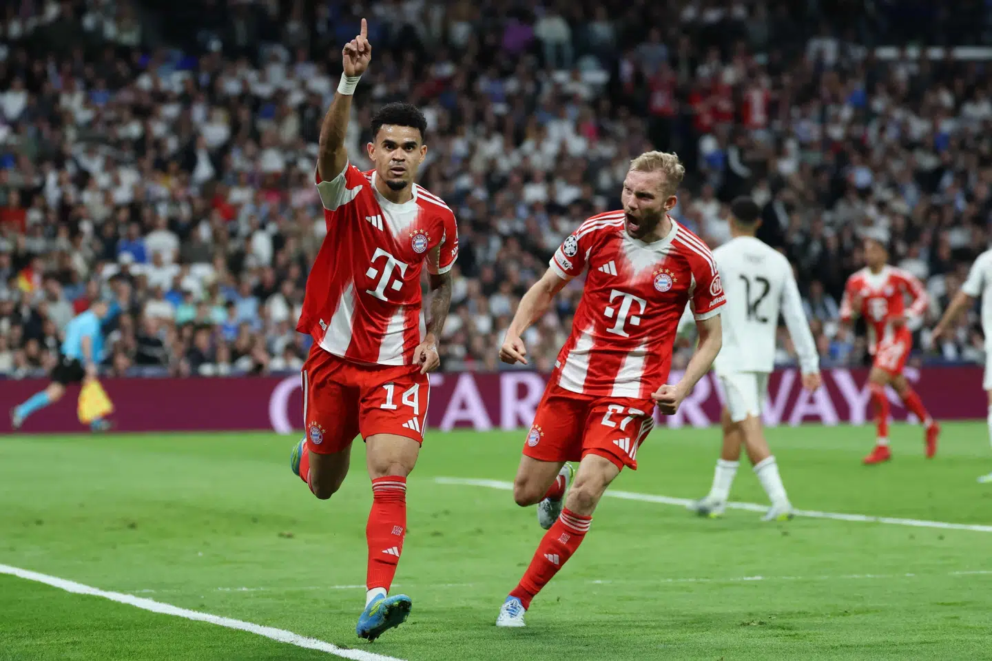 Luis Diaz åbnede scoringen på Bernabeu, da Bayern München dukkede Real Madrid i Spanien.