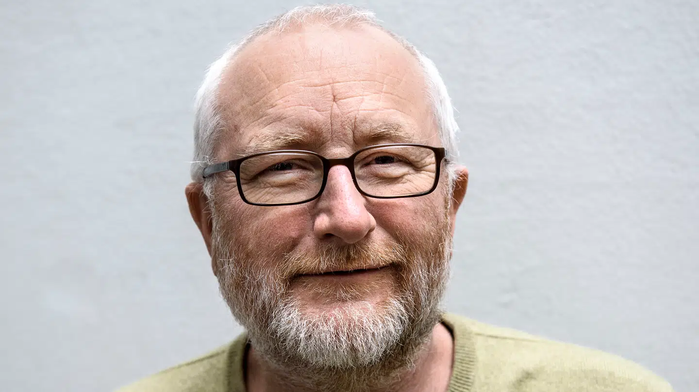 I en ny dokumentar bliver der sat fokus på Peter Aalbæks forhold til hans to døtre.