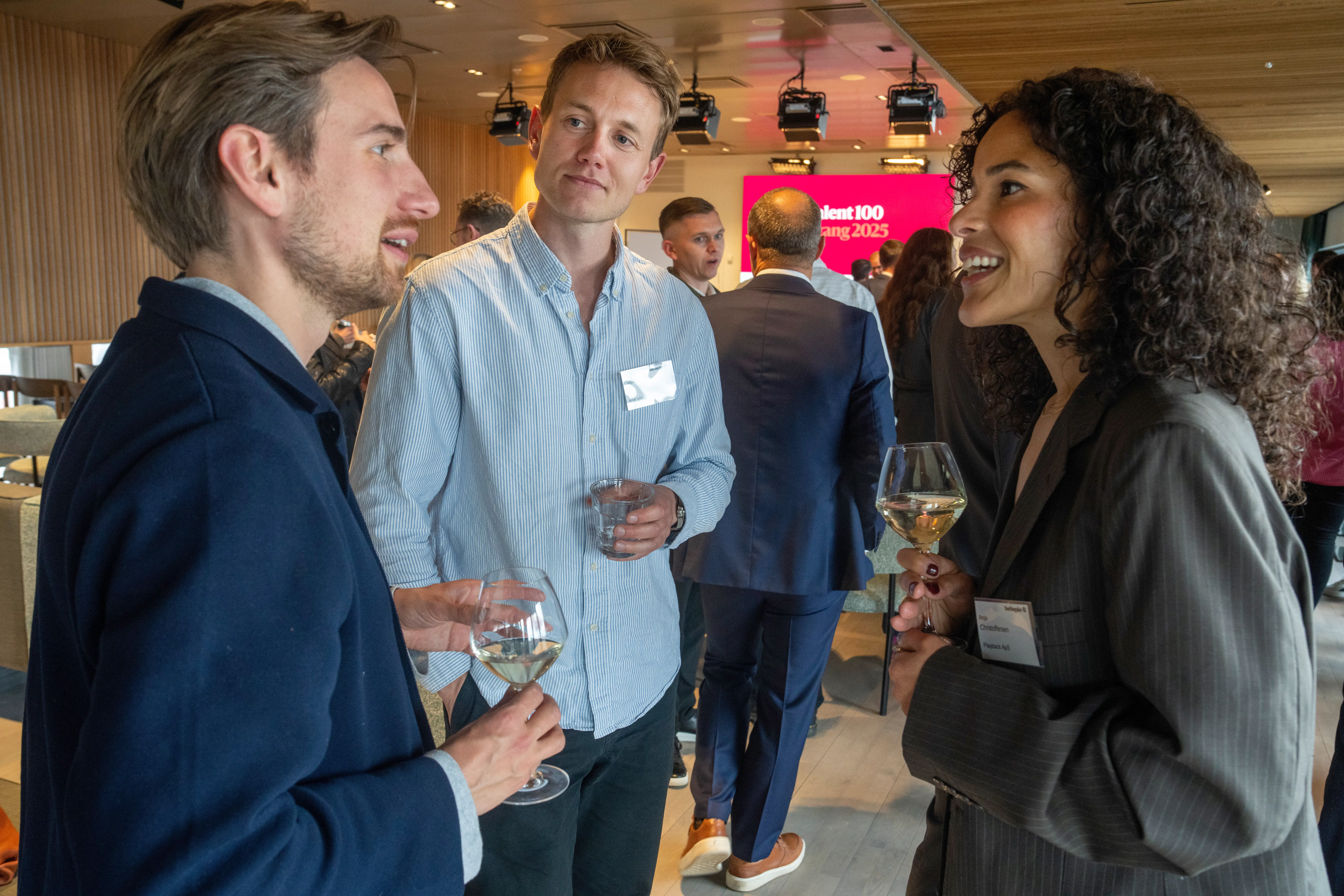 Vi ved, hvad de tjener, og hvor meget de arbejder: Her er tallene bag landets mest talentfulde unge