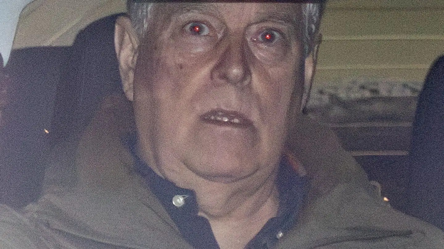 Andrew er spottet på helt nye billeder på sin nye permanente adresse.