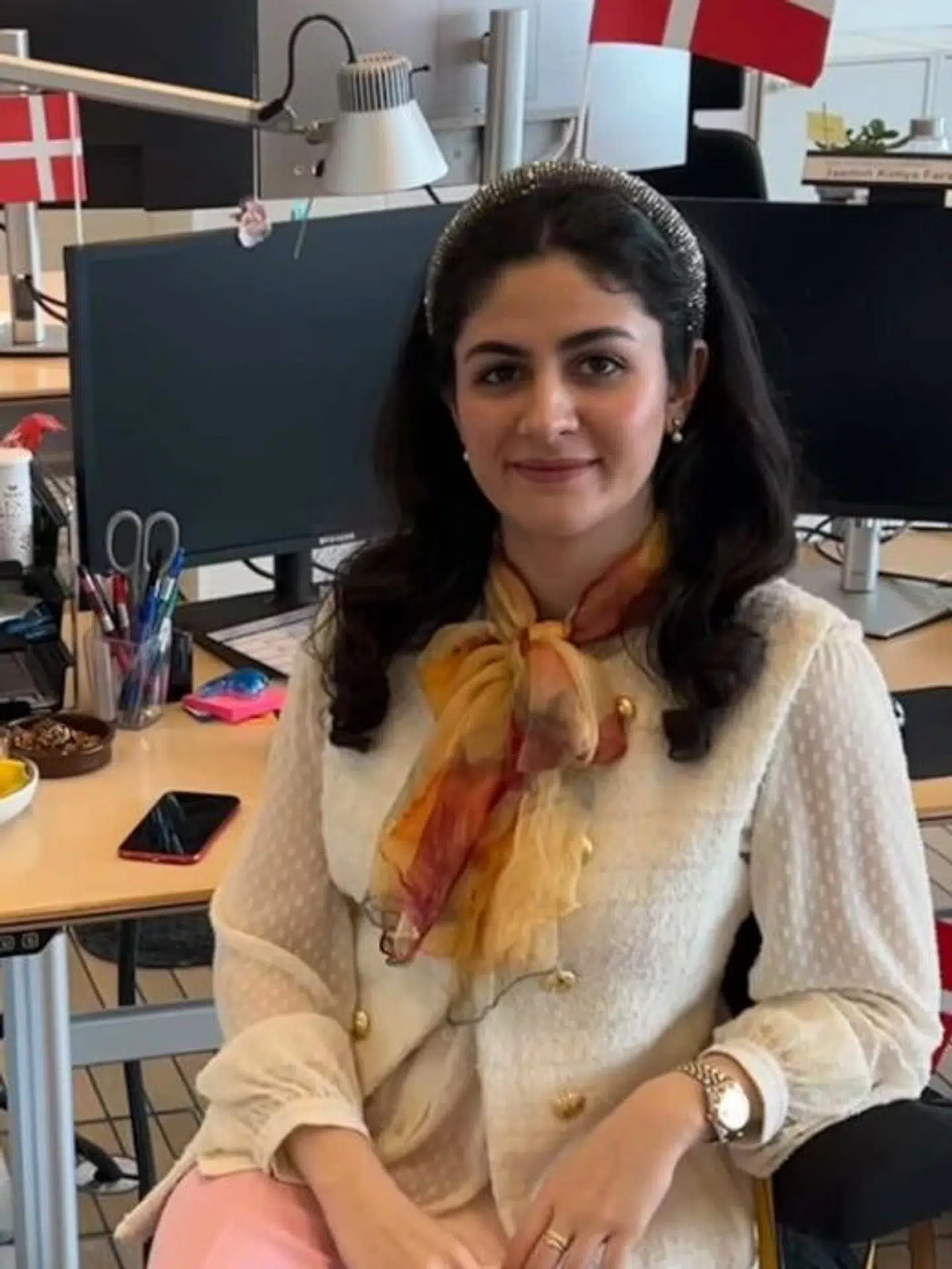 Jasmin Farschi er en del af den politiske organisation FSDI (forening for sekulær og demokratisk Iran).