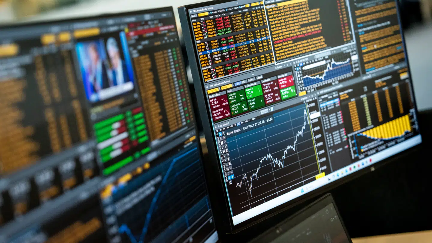 Aktiehandlere på arbejde på Nordea Trading Floor i København tirsdag den 22. april 2025.. (Foto: Mads Claus Rasmussen/Ritzau Scanpix)