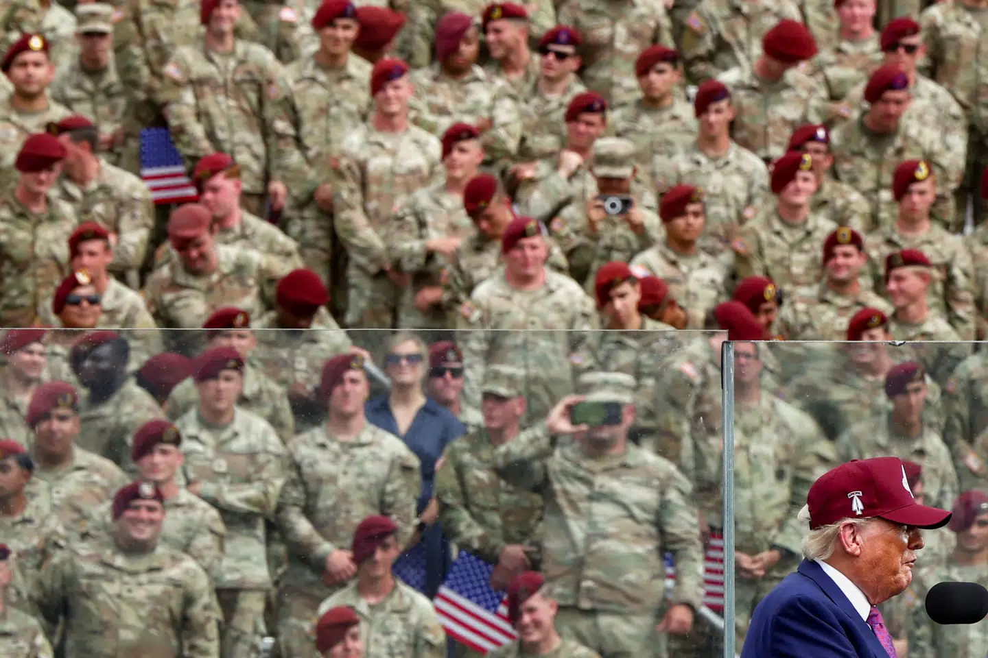 USA's præsident, Donald Trump, vil lade amerikanske soldater blive omkring Iran, indtil en endelig aftale er indgået. Her ses præsidenten under et vælgermøde i den amerikanske delstat North Carolina i juni sidste år. (Arkivfoto).