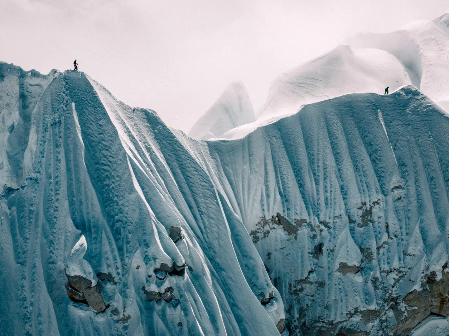 Whittaker var den første amerikaner, der besteg Mount Everest.