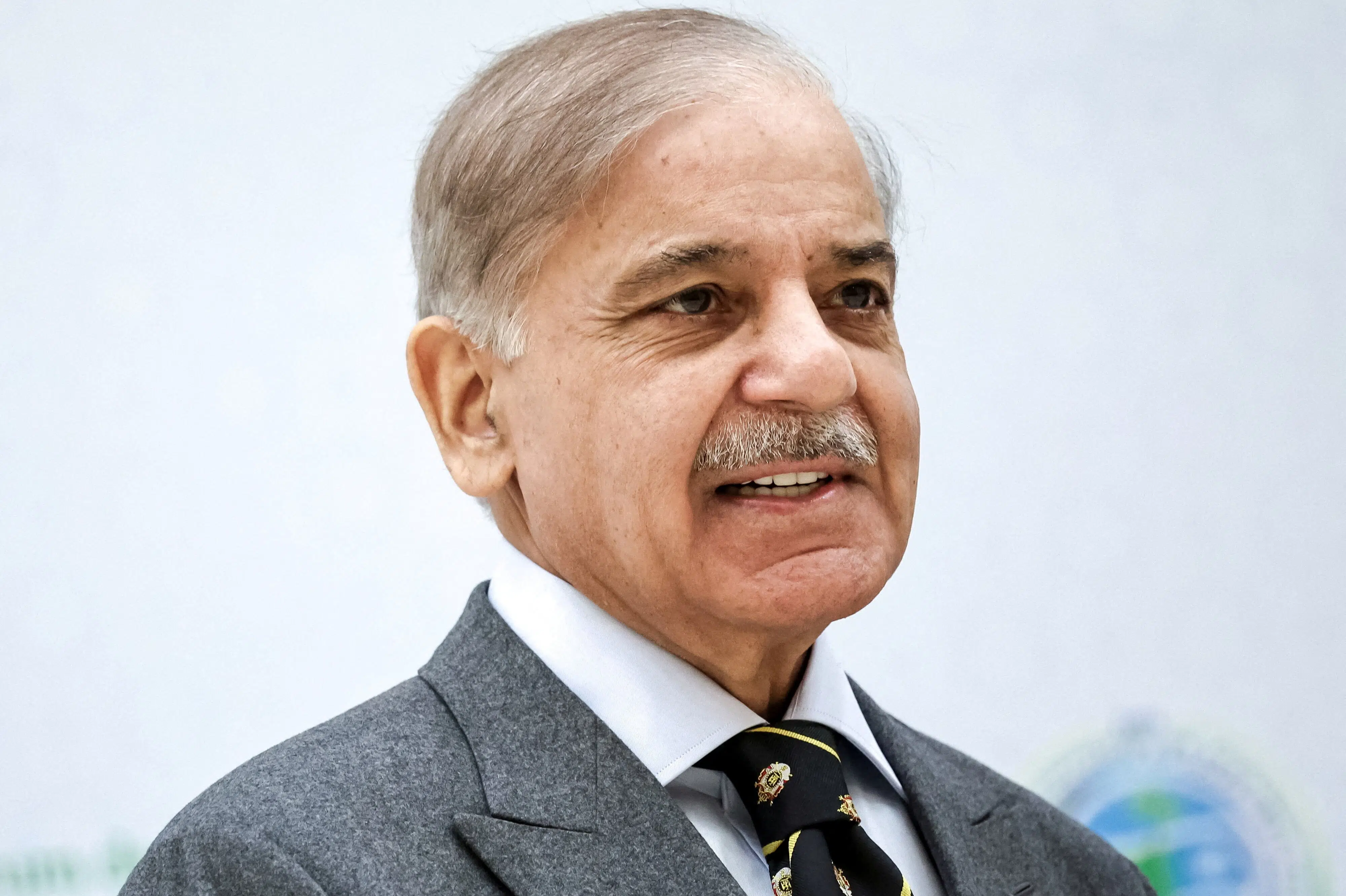 Iransk delegation ankommer til fredsforhandlinger i Pakistan