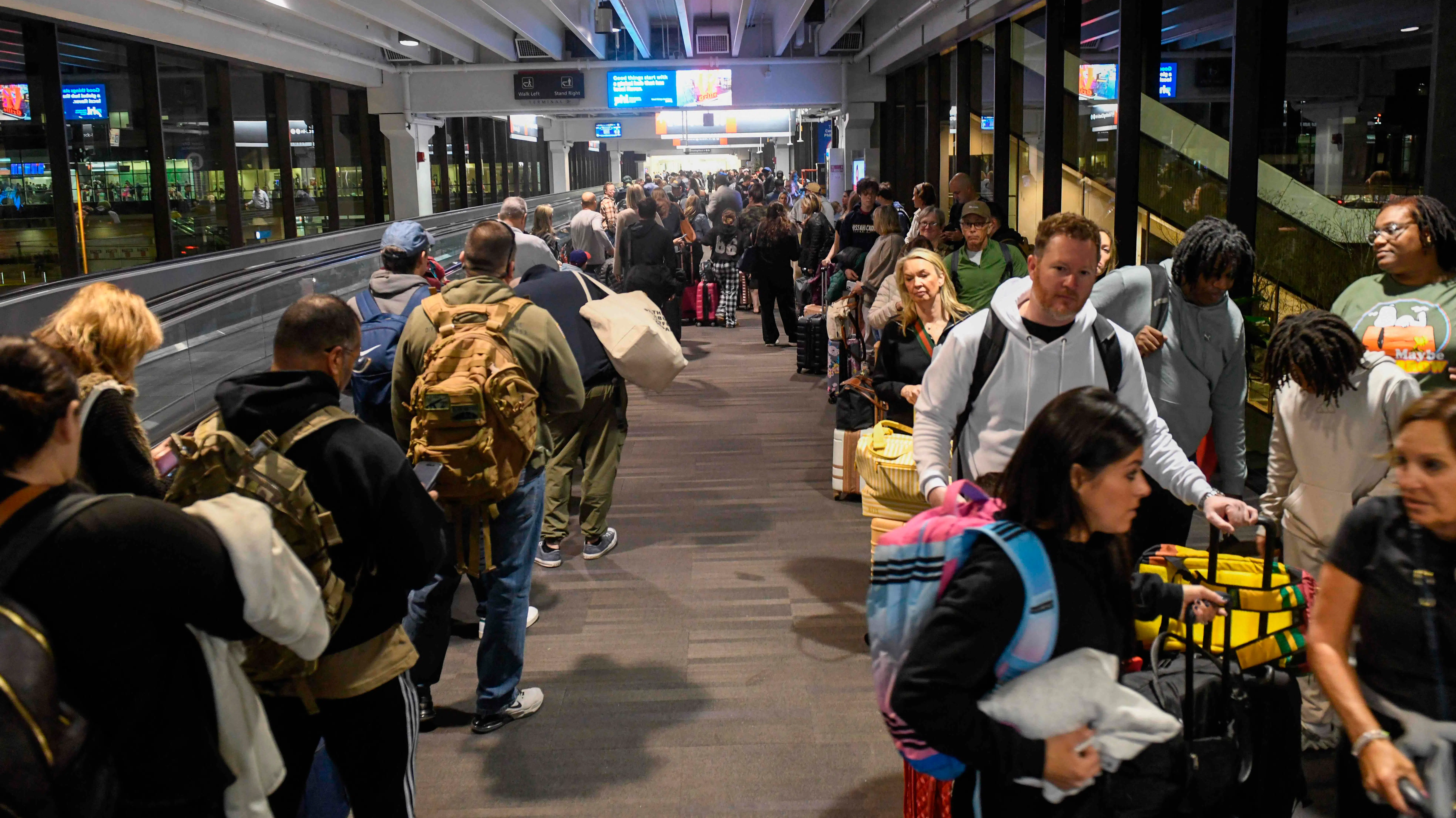 Trump-minister truer: Vil lukke lufthavne for udlændinge