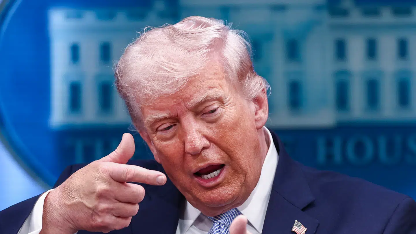 Den amerikanske præsident Donald Trump vil have Hormuzstrædet genåbnet - men Iran står i vejen trods våbenhvile.