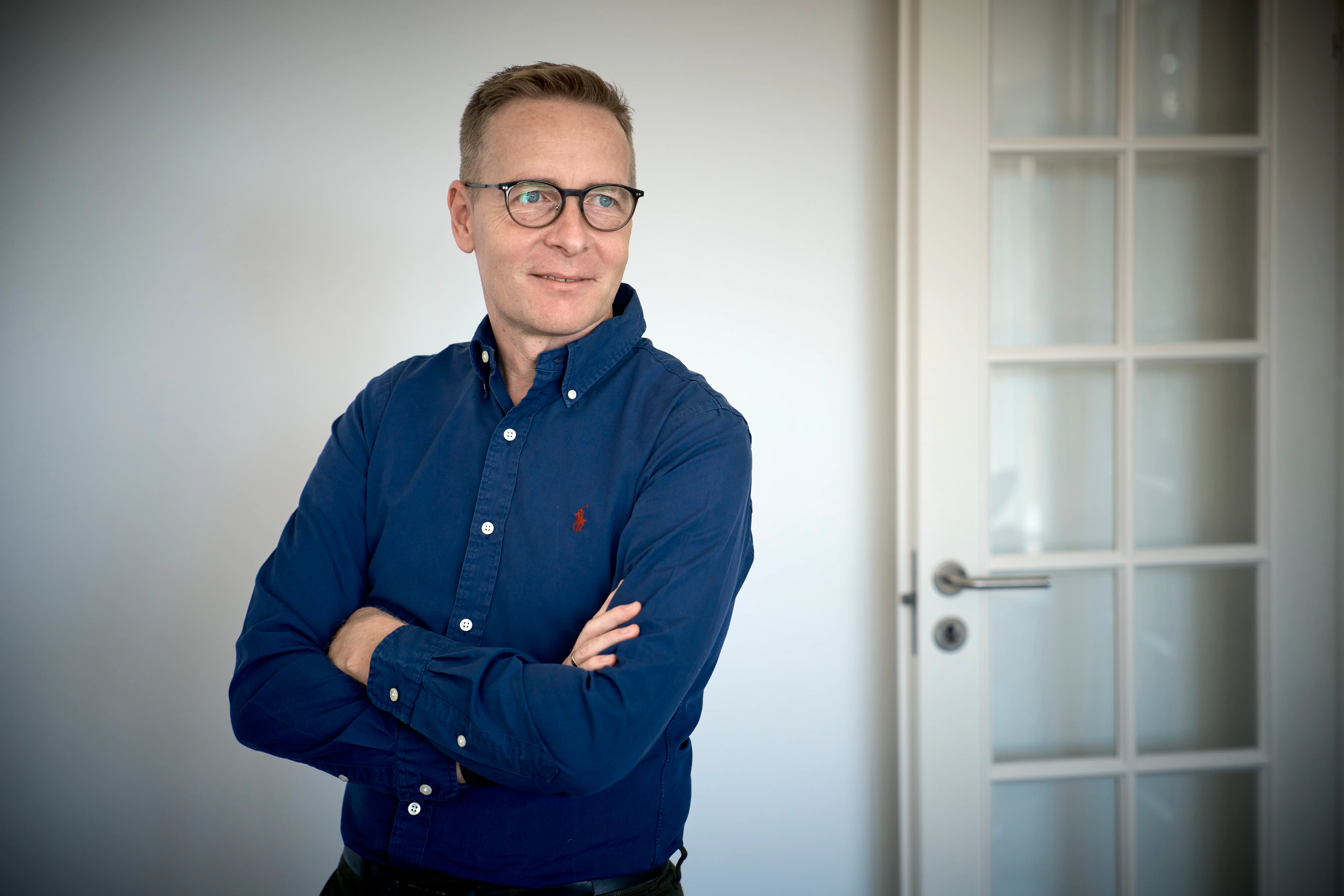 Han vil gerne rette en udbredt misforståelse. Her er fem ting, som danskere bør vide om rygsmerter