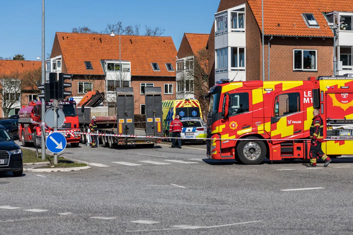 En cyklist er torsdag blevet påkørt af en lastbil i Køge. Det er sket i krydset mellem Ringvejen, Marksvinger, Søndre Viaduktvej og Vordingborgvej. Krydset er afspærret på ubestemt tid på grund af ulykken, oplyser Midt- og Vestsjællands Politi.