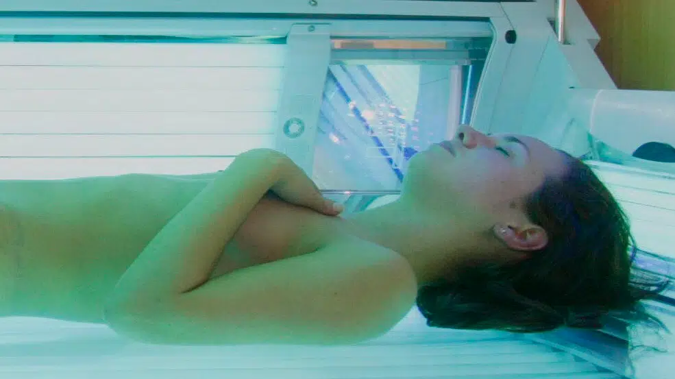 Ekspert om unges brug af solarier: 'Man burde forbyde det'