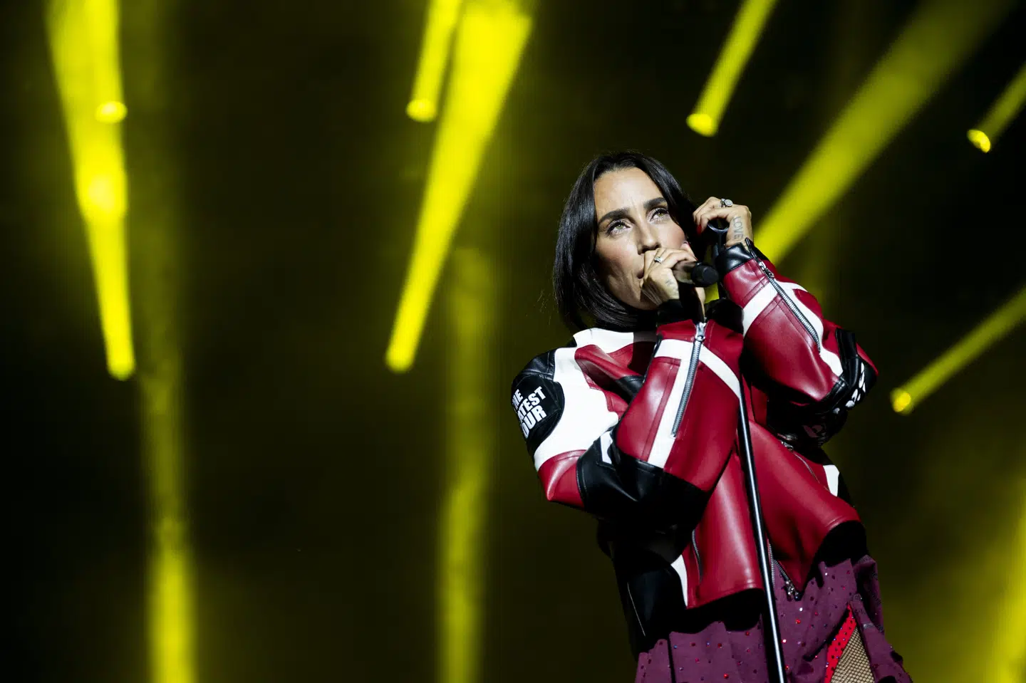 Sanger og sangskriver Medinas karriere har budt på en lang række hits. Her spiller hun på Smukfest i 2024. (Arkivfoto).