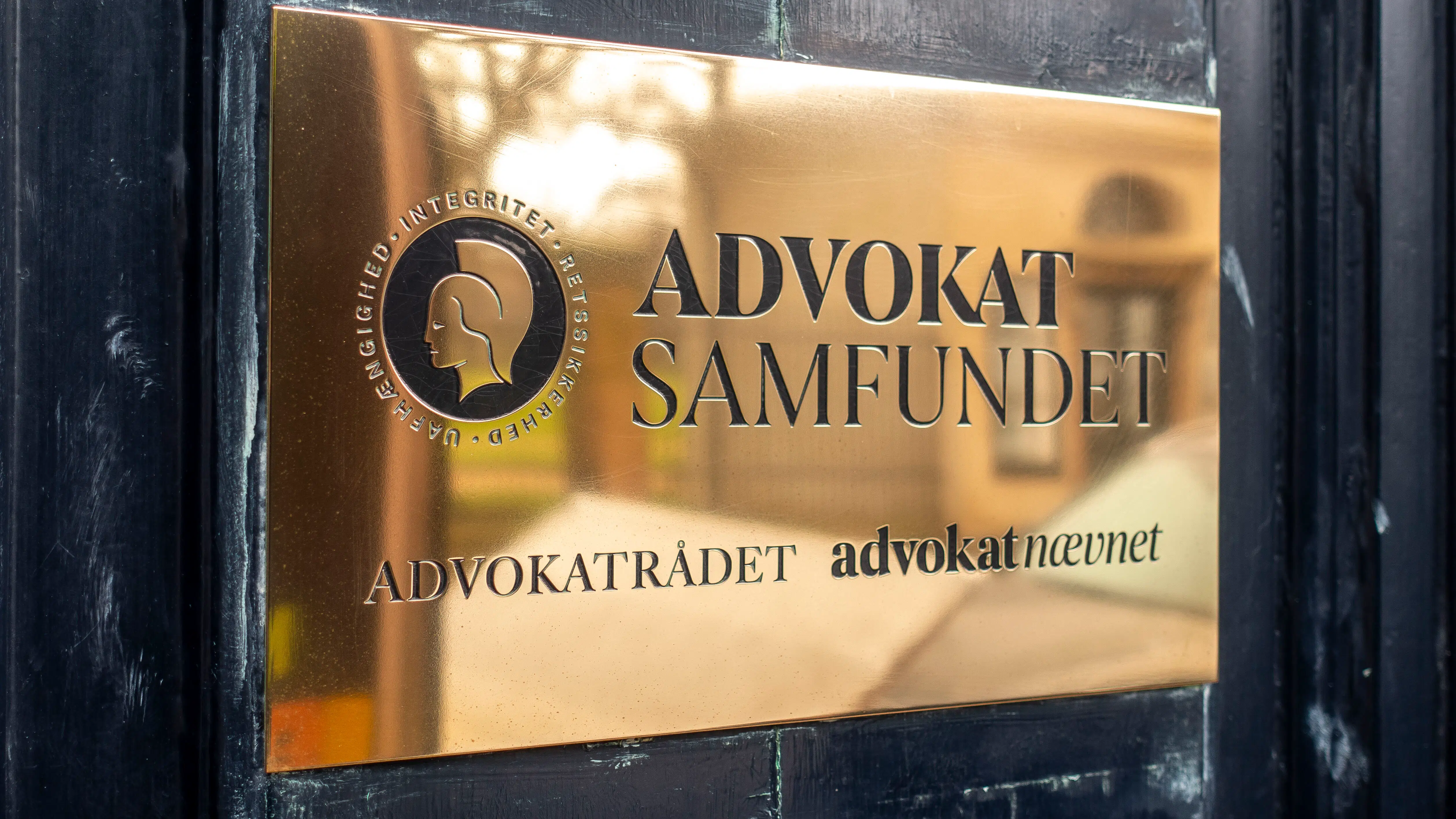 Advokat får 80.000 kroner i bøde for intimt forhold til klient