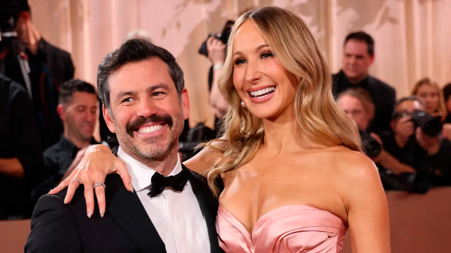 Komiker Nikki Glaser og hendes mand Chris Convy.