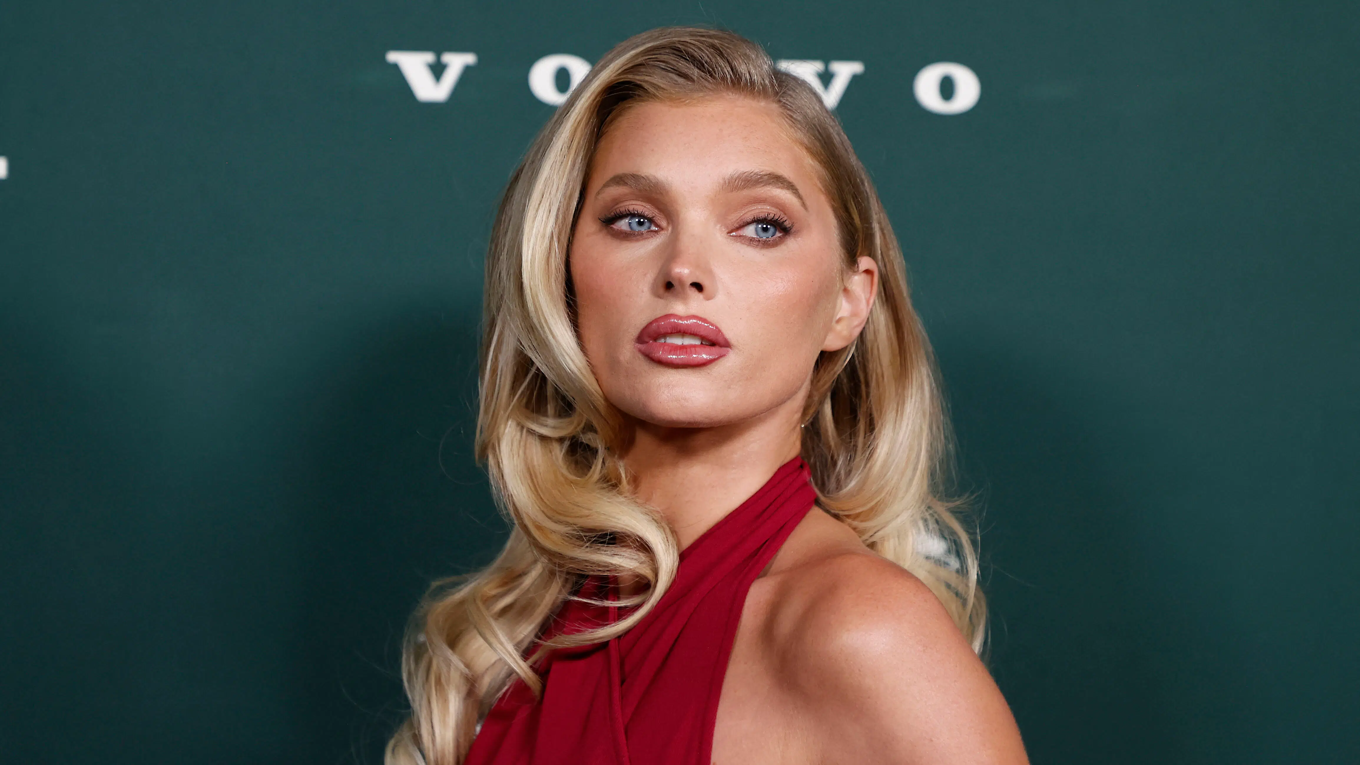 Svensk supermodel deler lykkelig nyhed: Venter barn med dansker