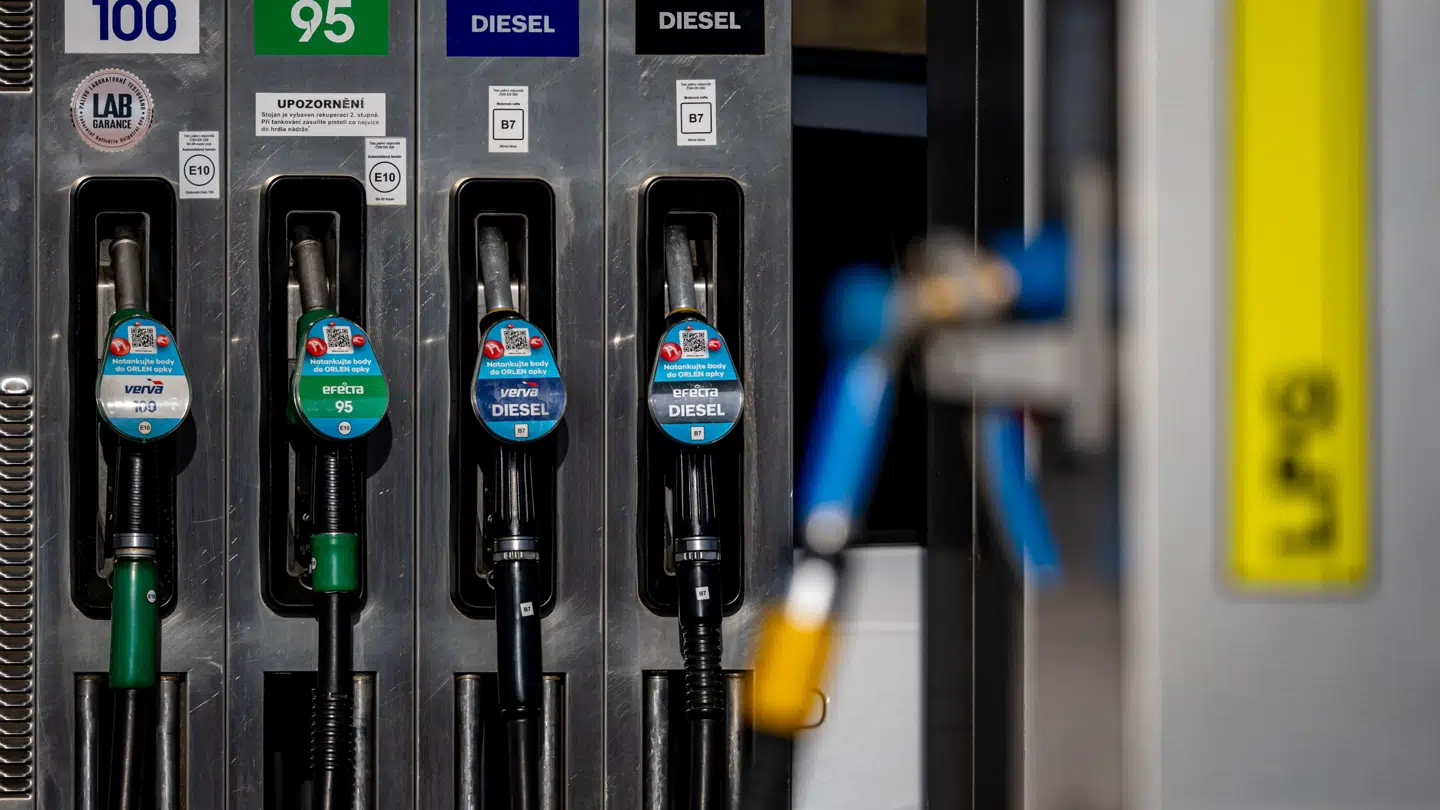 Højere priser på brændstof giver inflationen et nøk op.