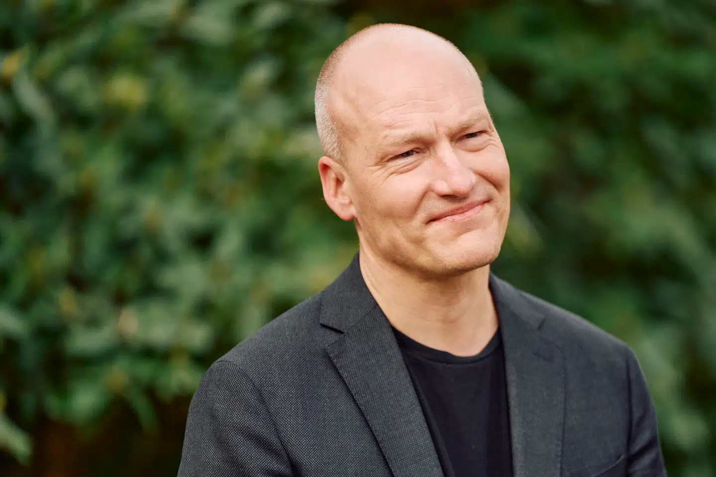 Lone Degn og David Rønne forlod Enhedslistens forretningsudvalg i protest mod, at blandt andre politisk ordfører Pelle Dragsted havde slået hårdt ned på den terrorstøtte i baglandet, som B.T. gennem en længere periode havde afdækket.