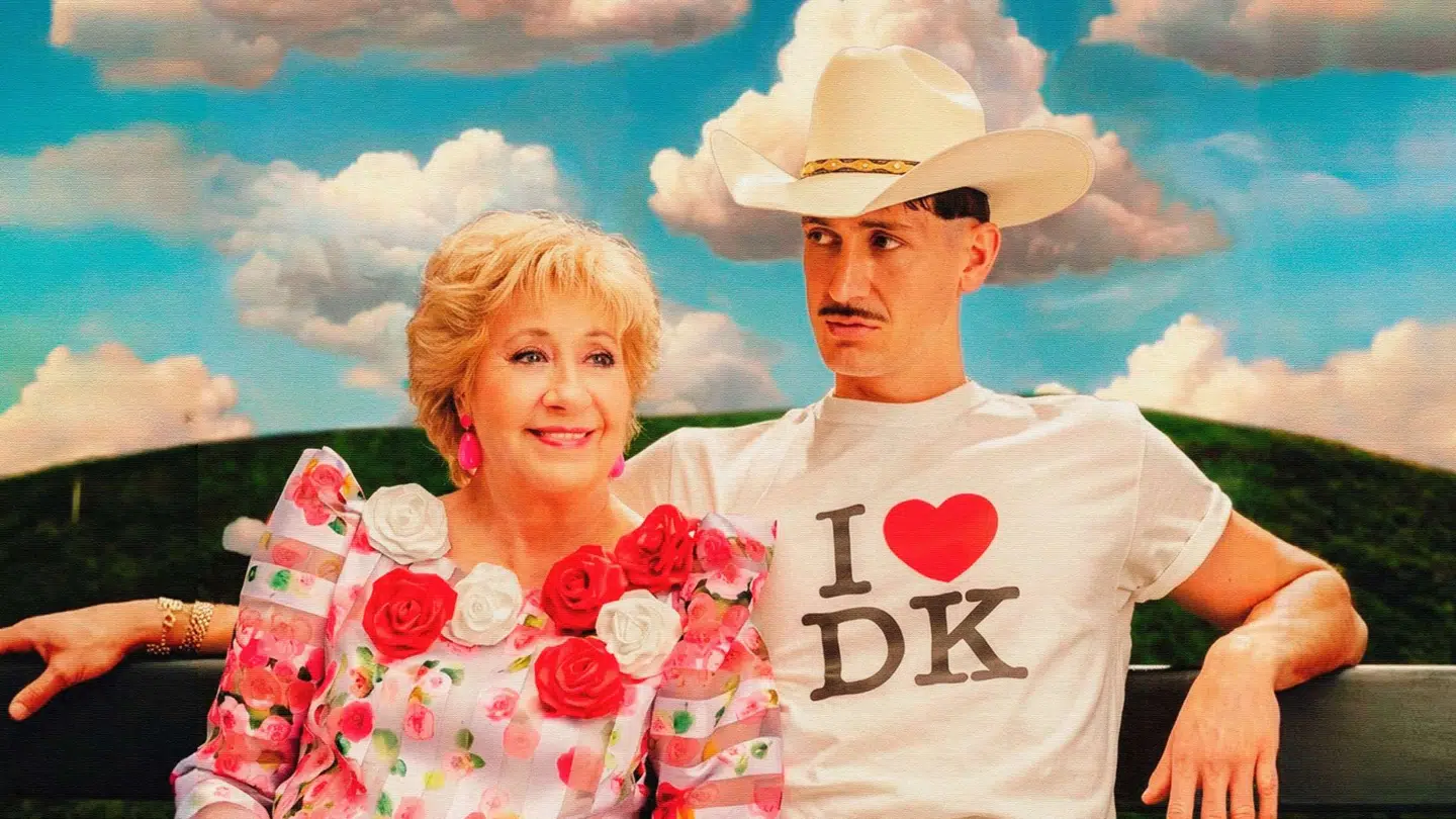 Ved midnat natten til fredag udgav Tobias Rahim og Birthe Kjær sangen »Den danske sommer«. Det lugter af gæsteoptræden af dansktopdronningen på de af sommerens festivaler, hvor Rahim skal spille, mener Jakob Genz.