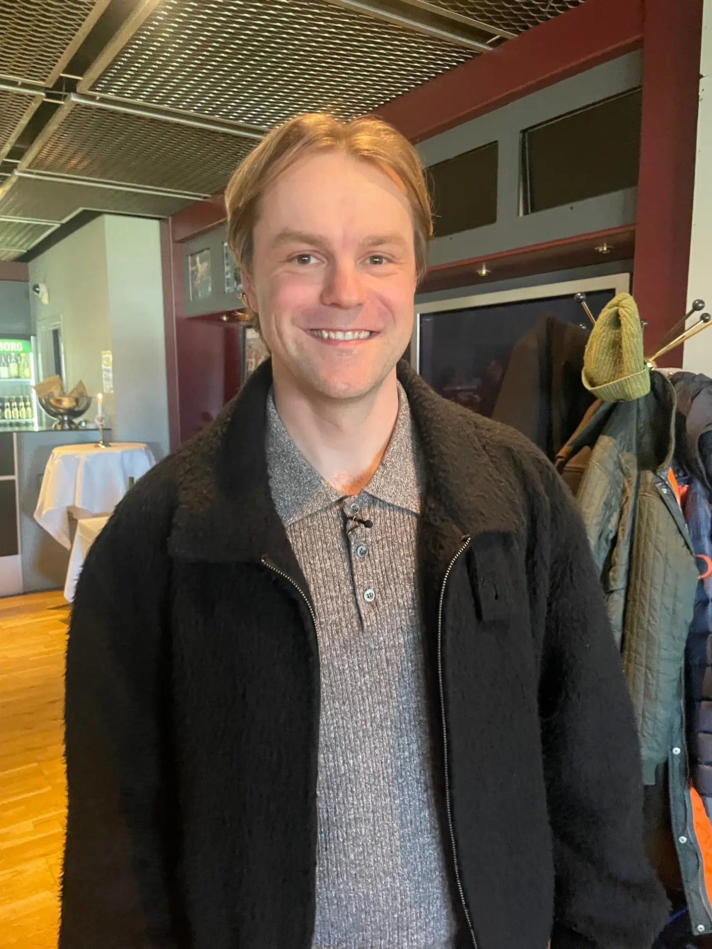 B.T. møder Gustav Wolter til hans mor Lisbet Dahls 80 års fødselsdagsreception på Charlottenlund Travbane torsdag. Foto: Lykke Buhl