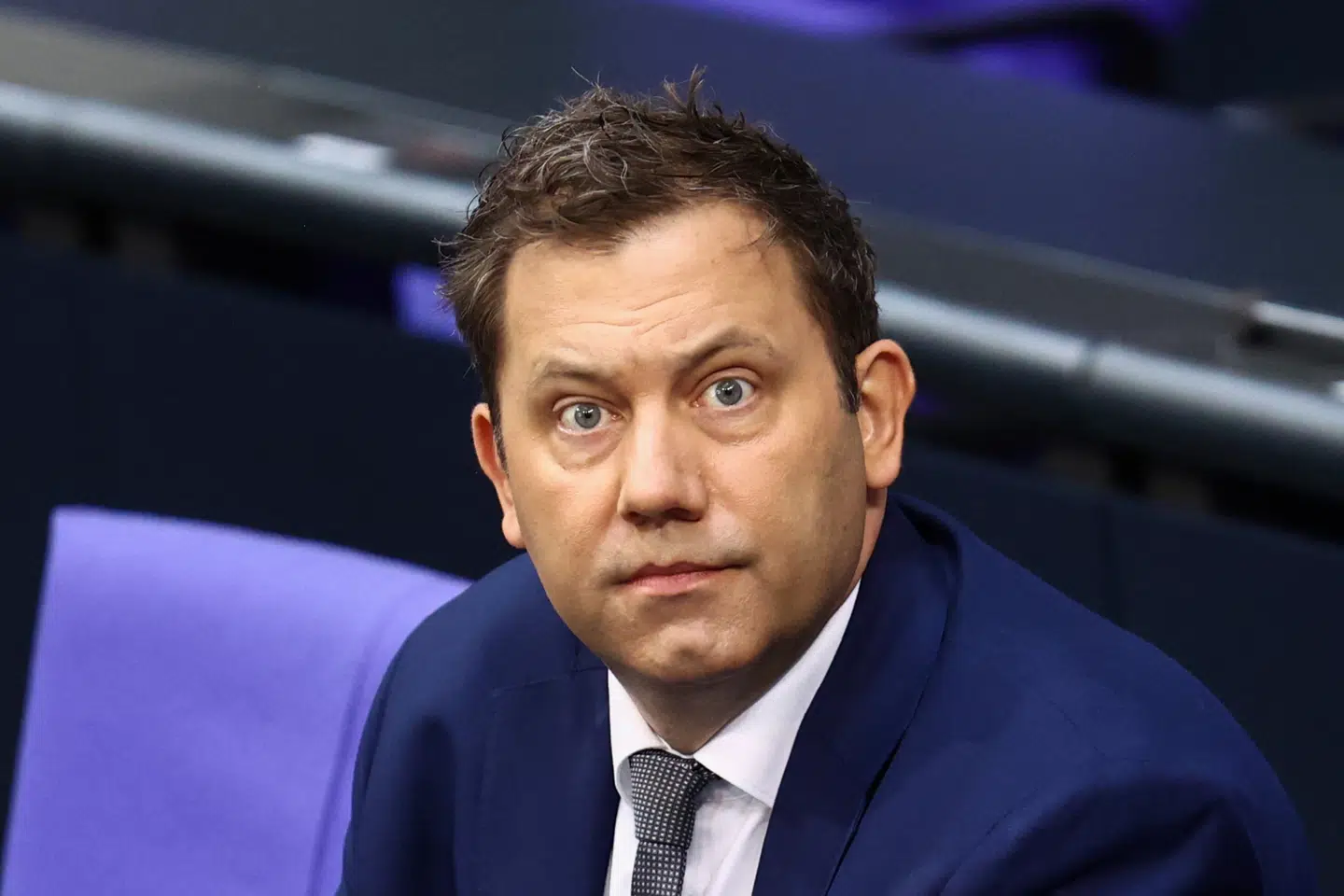 Den tyske vice-kansler og socialdemokratiske partiformand Lars Klingbeil har god grund til bekymring. For vælgerne ser i stigende grad ud til at vende hans regeringsparti ryggen.