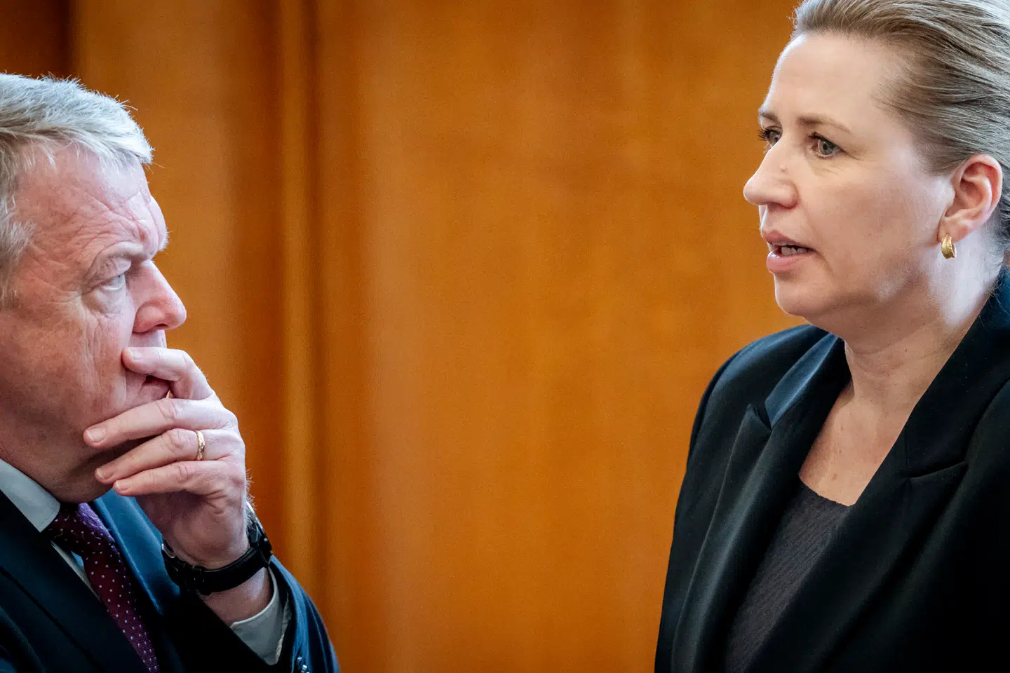 Fredag fortsatte regeringsforhandlingerne i Statsministeriet. Men inden da nåede Lars Løkke Rasmussen (M) at sætte en kæp i hjulet på kongelig undersøger Mette Frederiksens (S) plan A.