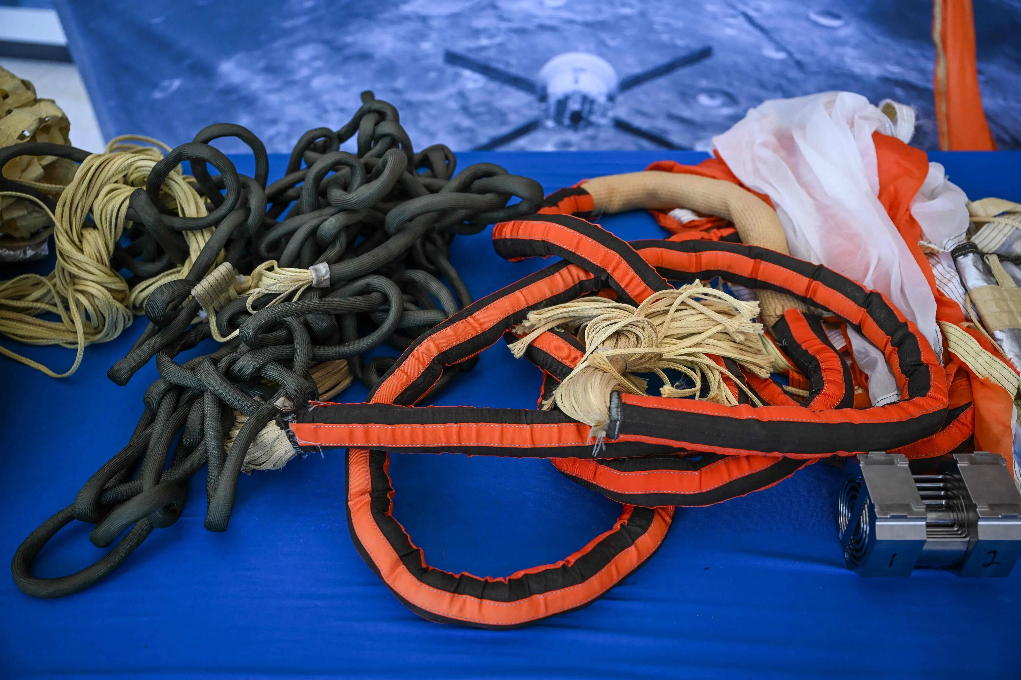 Astronauter forbereder sig på ildkugle-landing efter tur rundt om Månen