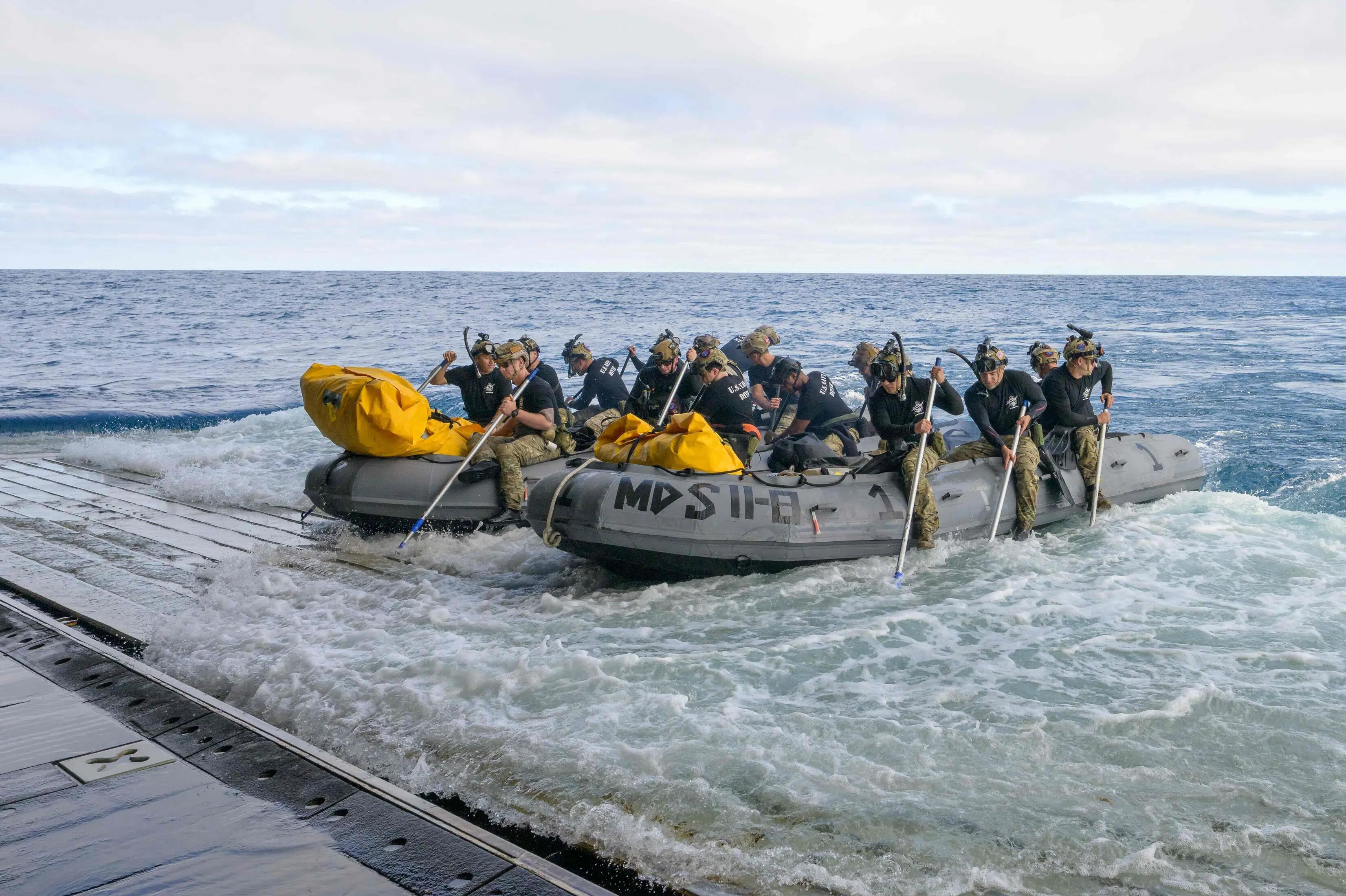 Rumfartøj lander sikkert i Stillehavet efter historisk månemission